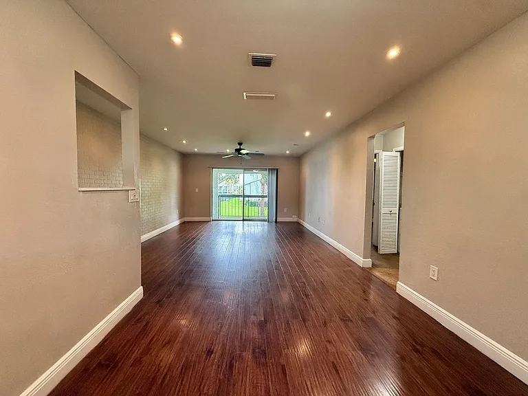 4269 S Semoran Blvd #8 — Photo 4