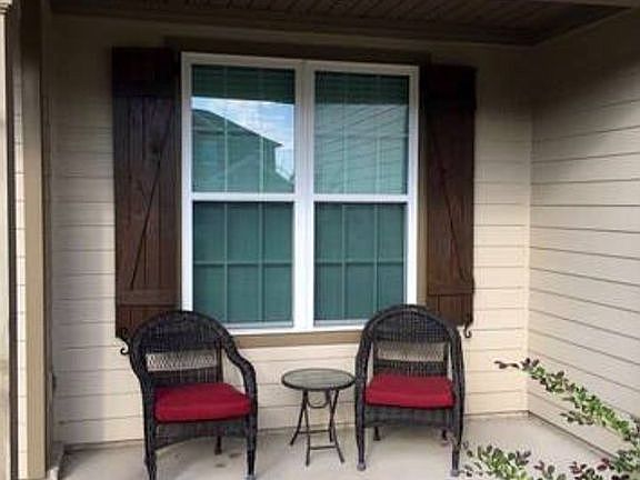 Covered front prorch