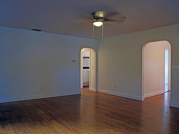 5th image of 570 Avenue E SE
