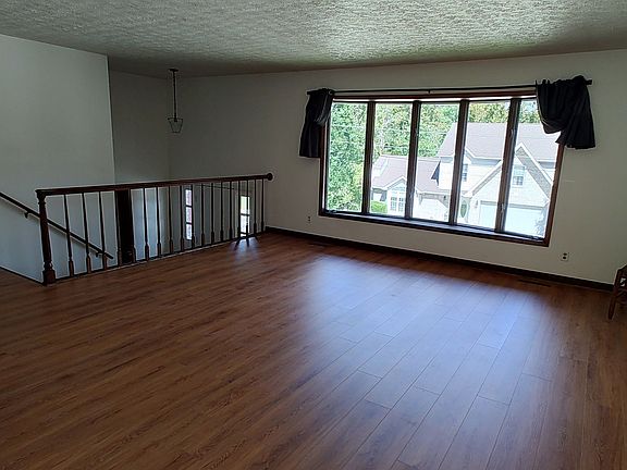 2nd image of 209 Pine Cir
