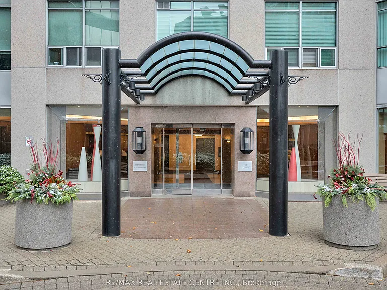 942 Yonge St #616 — Photo 4