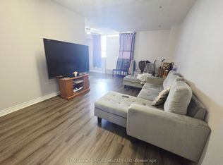 100 Dundalk Dr #916, Toronto, ON M1P 4V2