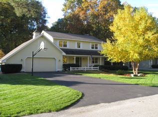 712 Old Town Rd, Holland, MI 49424