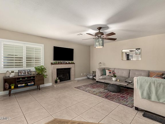 4th image of 923 E AIRE LIBRE Avenue