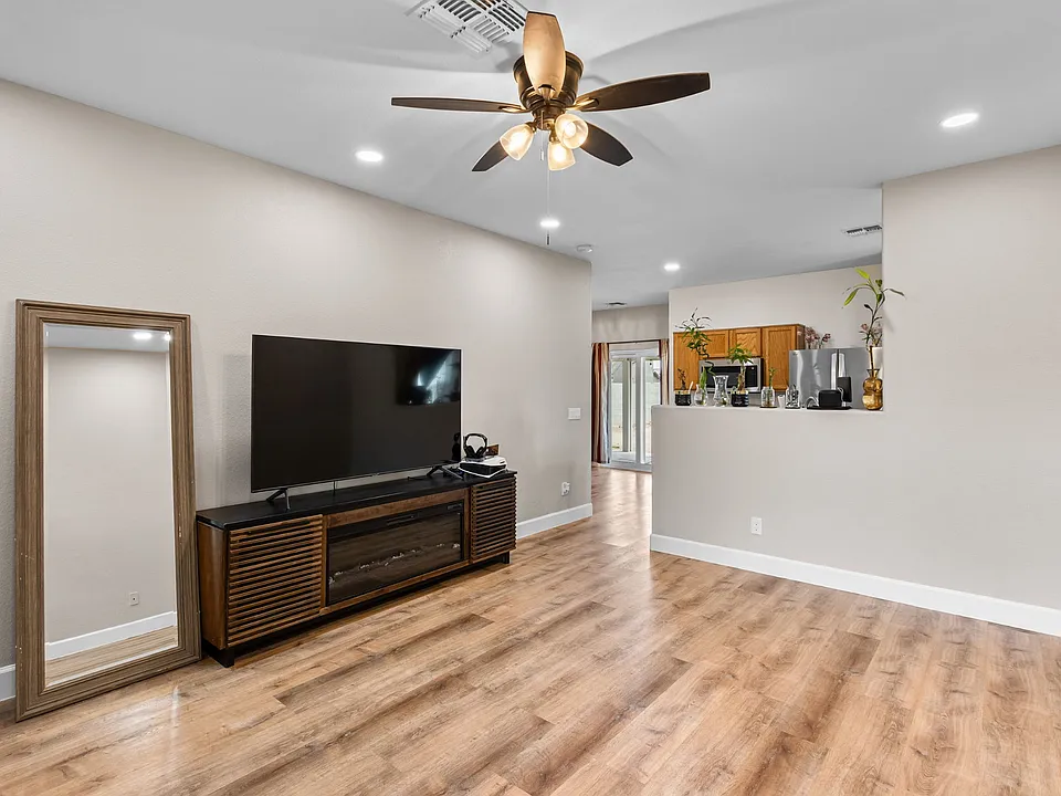 13171 W Redfield Rd