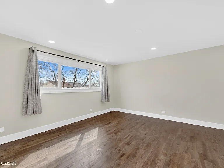 Master Bed Room