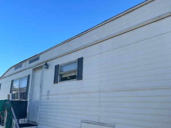 4935 Cromwell Rd, Sterling Heights, MI 48310