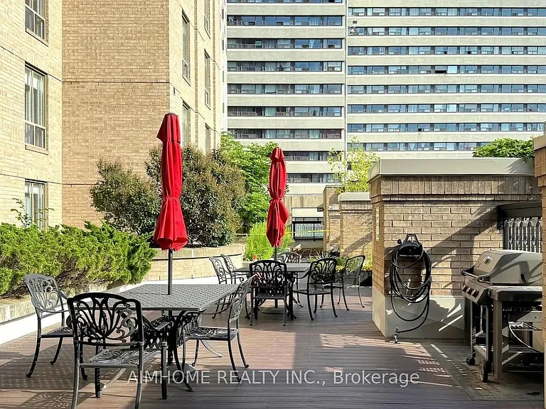 284 Bloor St W #806 — Photo 15