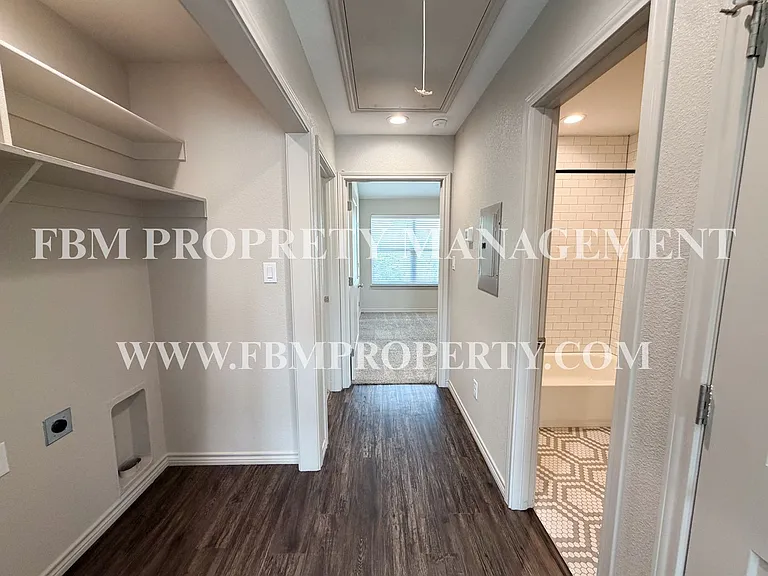 1203 N Clay St #521 — Photo 8