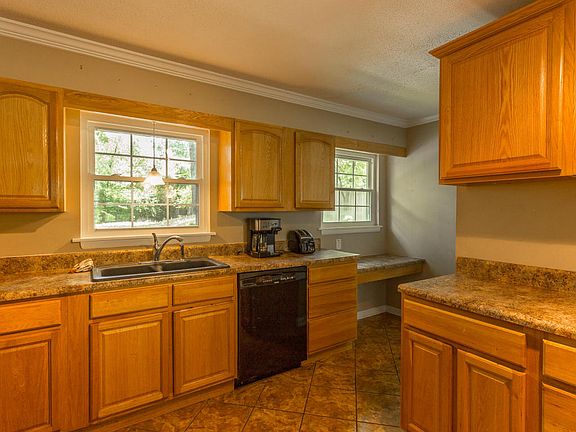 5th image of 3621 Knollwood Dr