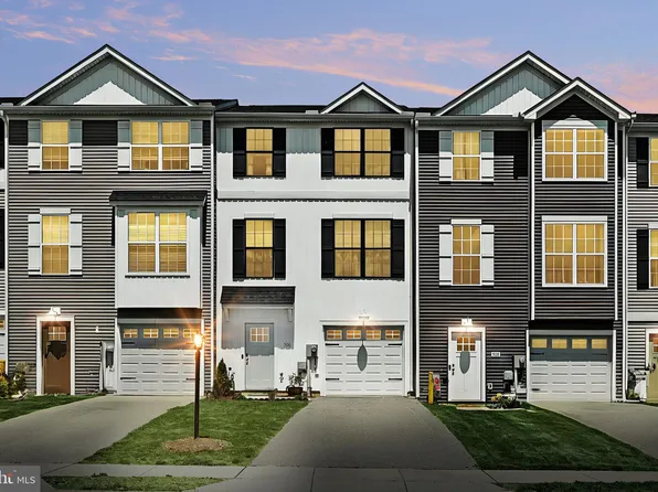 506 Charles Ave, Hanover, PA 17331