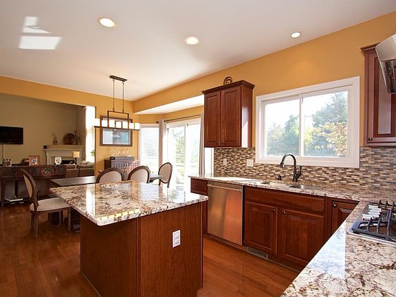 4th image of 51199 Weston Dr