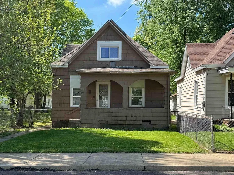 711 Vine St — Photo 1