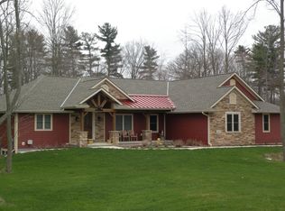 1833 Eagle Ridge Ct, Manitowoc, WI 54220