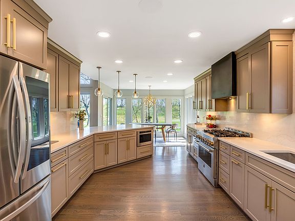 3rd image of 9927 Gleneagle Pl