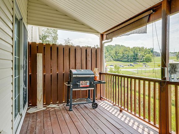 5th image of 145 Rainbow Cir #5