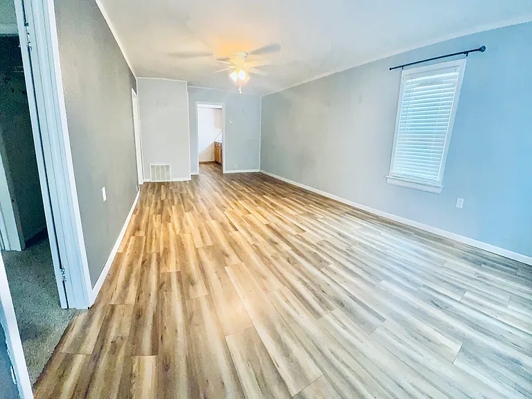 719 N Saint Paul Ave — Photo 2