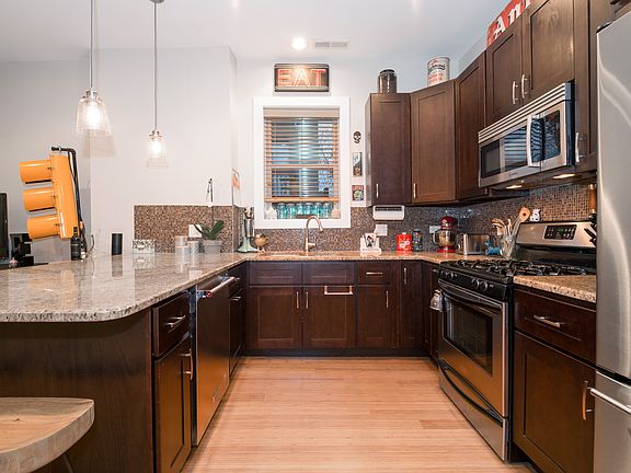 3rd image of 2150 W Dickens Ave #2