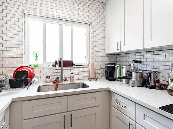 4th image of 1440 Thomas Ave APT 1