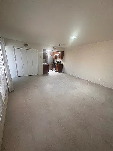 1 bed, 827 sqft, $1,100 — Photo 1