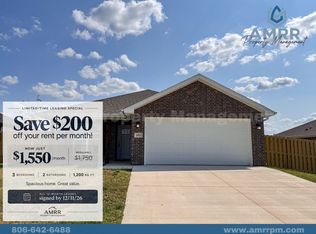 1833 Porter St, Pea Ridge, AR 72751