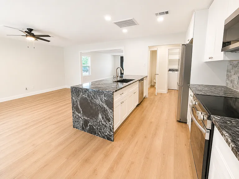 1705 Creekside Ave — Photo 6