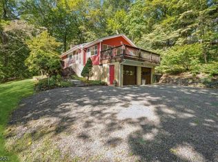 160 Long Hill Rd, Gillette, NJ 07933