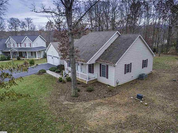 4th image of 33 Prince Ct