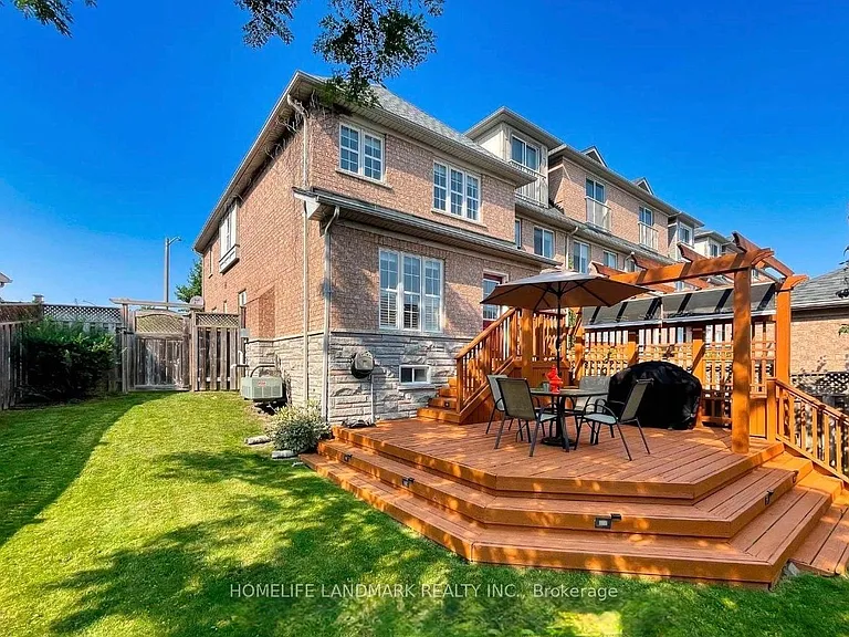 69 Selkirk Dr — Photo 27