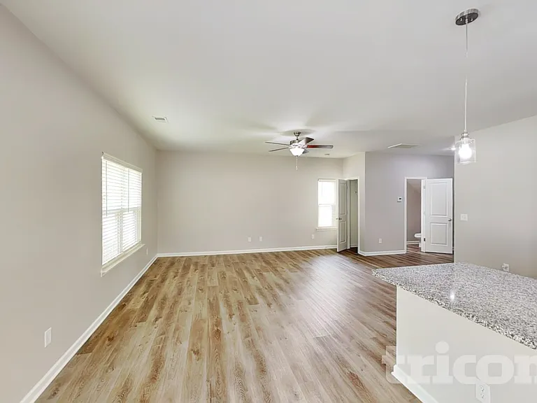 205 Spring Knoll Dr — Photo 4