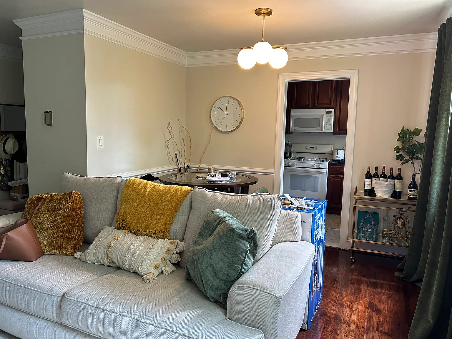 2 bed, 950 sqft, $2,300 — Photo 4