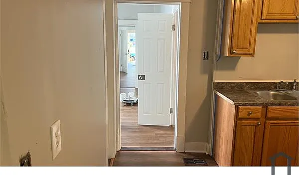 1763 W Gaulbert Ave — Photo 9
