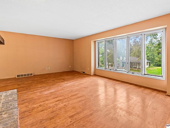 5th image of 1113 S 16th Ave
