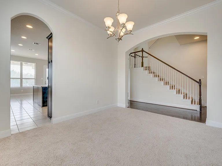 845 Richardson Ln — Photo 10