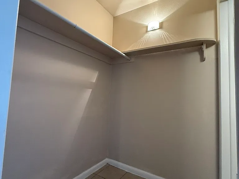 Tailwinds Apartments — Photo 17