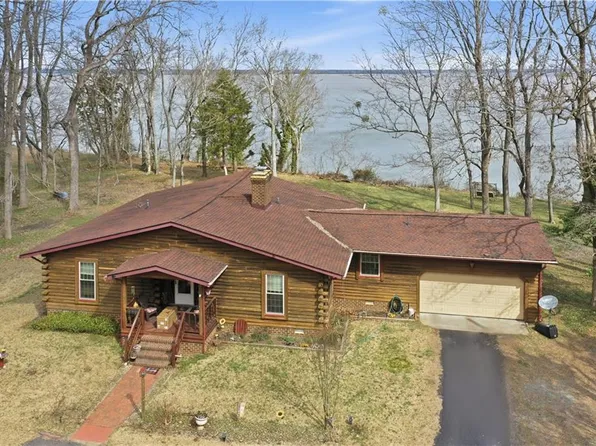 121 Meadowlark Ln, Surry, VA 23883