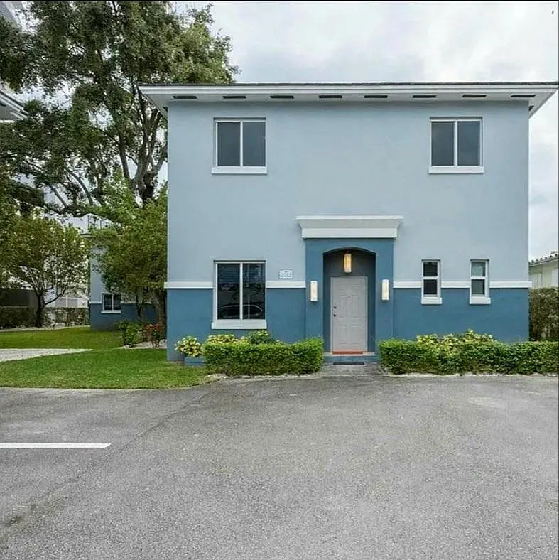 3 bed, 1800 sqft, $4,900 — Photo 2
