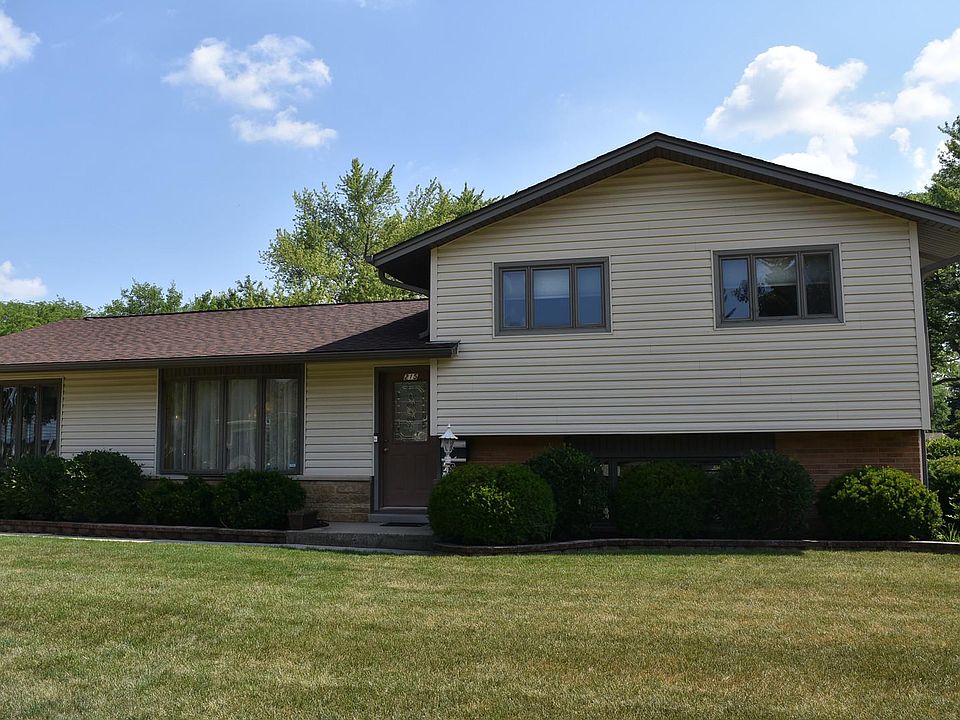 1st image of 215 Basswood Dr