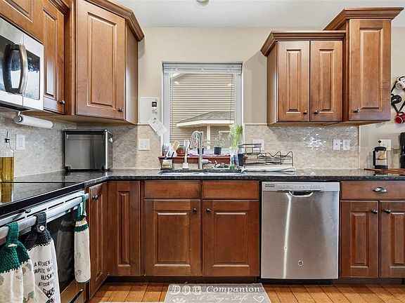 4th image of 1131 Ryan Cir
