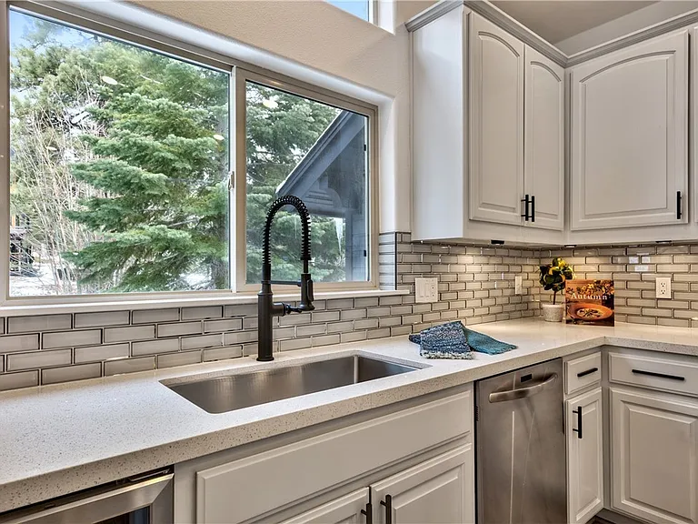 997 Dorcey Dr — Photo 12