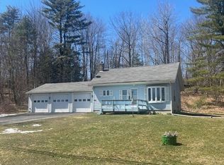 41 Old Western Ave, Winthrop, ME 04364