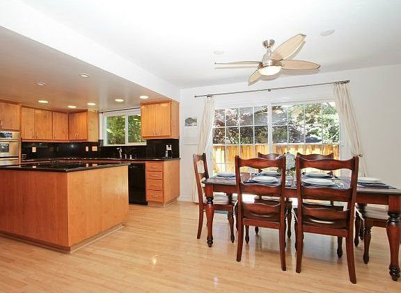 5th image of 135 Loyola Ave