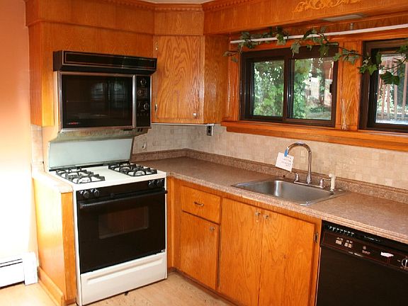 2nd image of 36 N Goodwin Ave