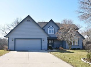 12555 W North Ln, New Berlin, WI 53151