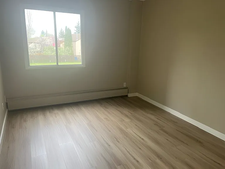 1174 Hooke Rd NW — Photo 11