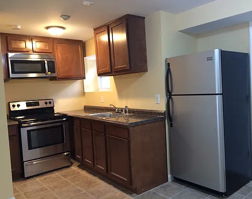 209 E 33rd St #1B Photo 1
