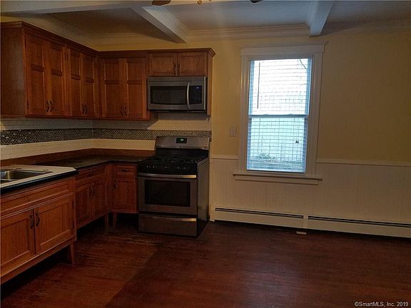 4th image of 53 Woodbridge Ave