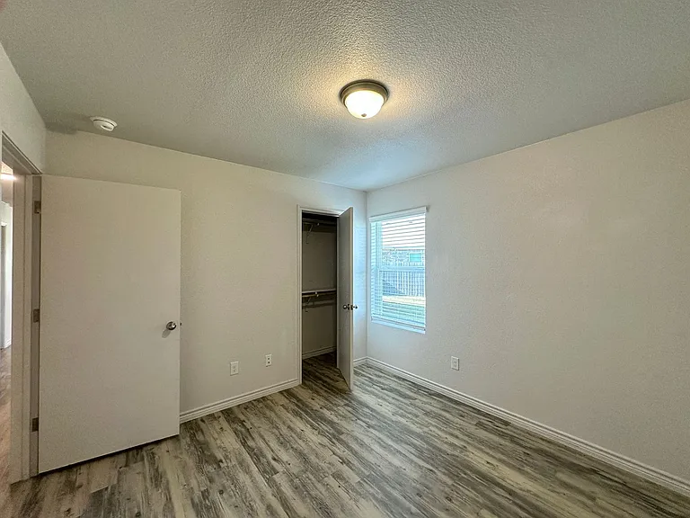 1825 Clovis Dr — Photo 22