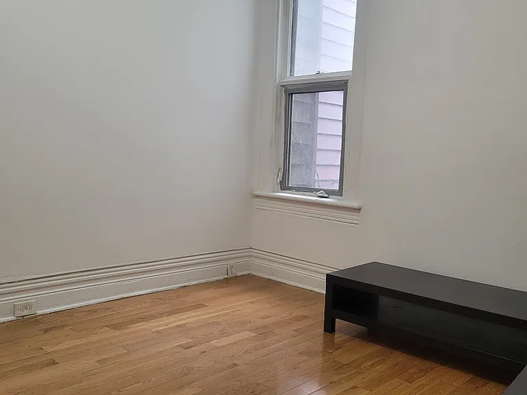 111 Oxford St #1 — Photo 4