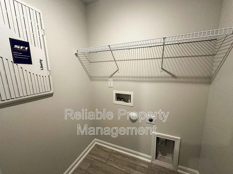 3 bed, 2.5 bath, 1805 sqft, $2,150 — Photo 4